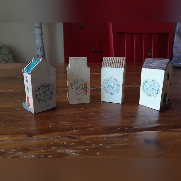 Set Of Four Vintage Baileys 98 Hand-painted Village Collection Limited Edition - Picture 2 of 2